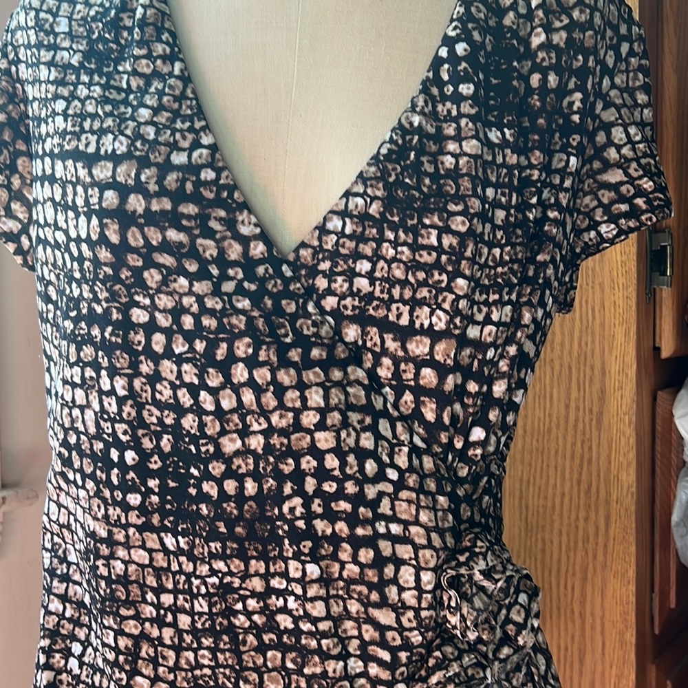 Worthington Animal Print Blouse. - Picture 1 of 9